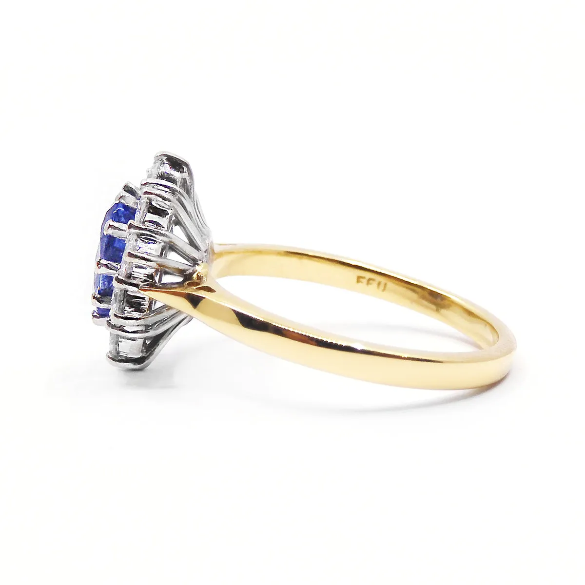 1.31ct Oval Cut Sapphire and Diamond Cluster Ring | Pre-Loved | 18K Yellow Gold