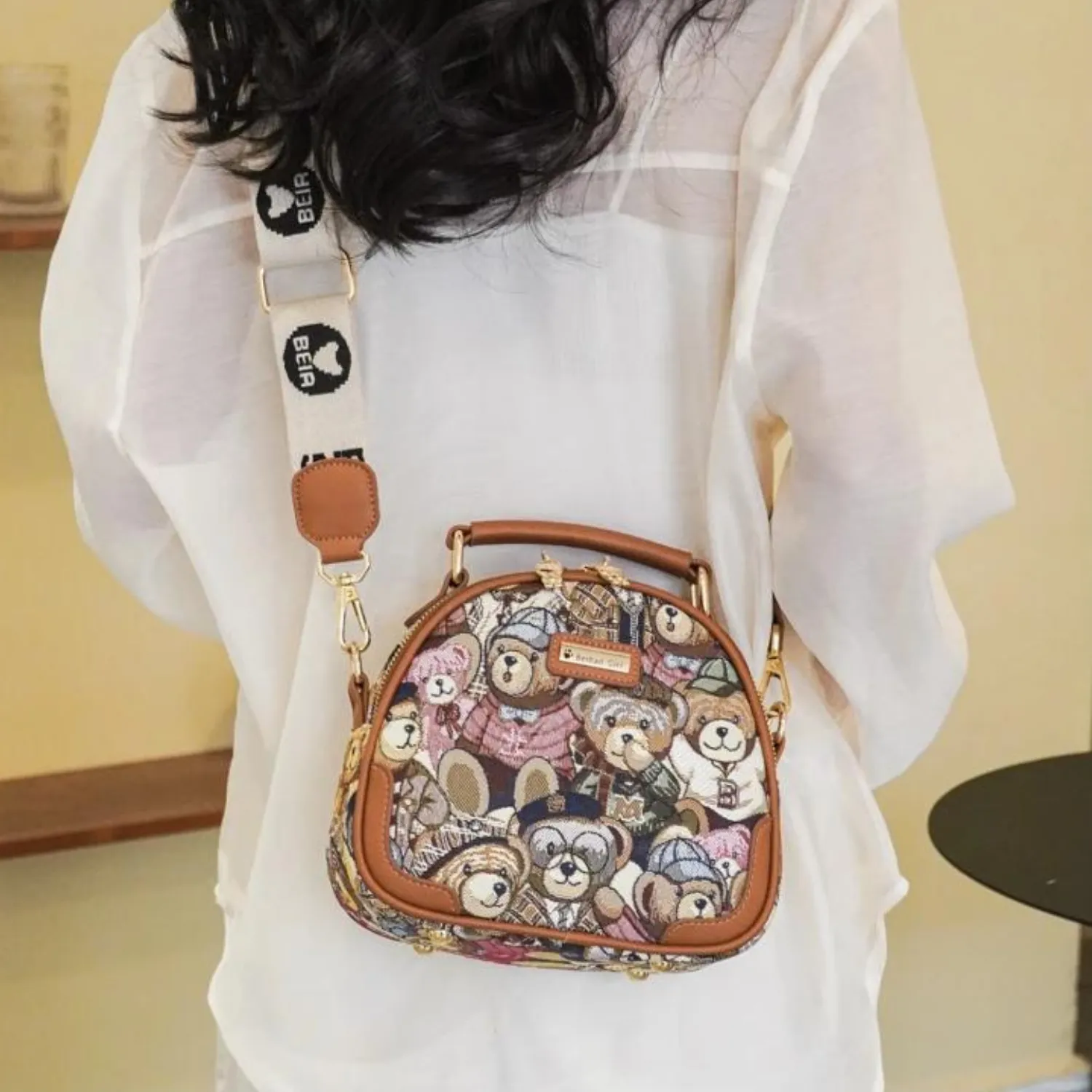 Adorable Bear Print Round Crossbody Bag