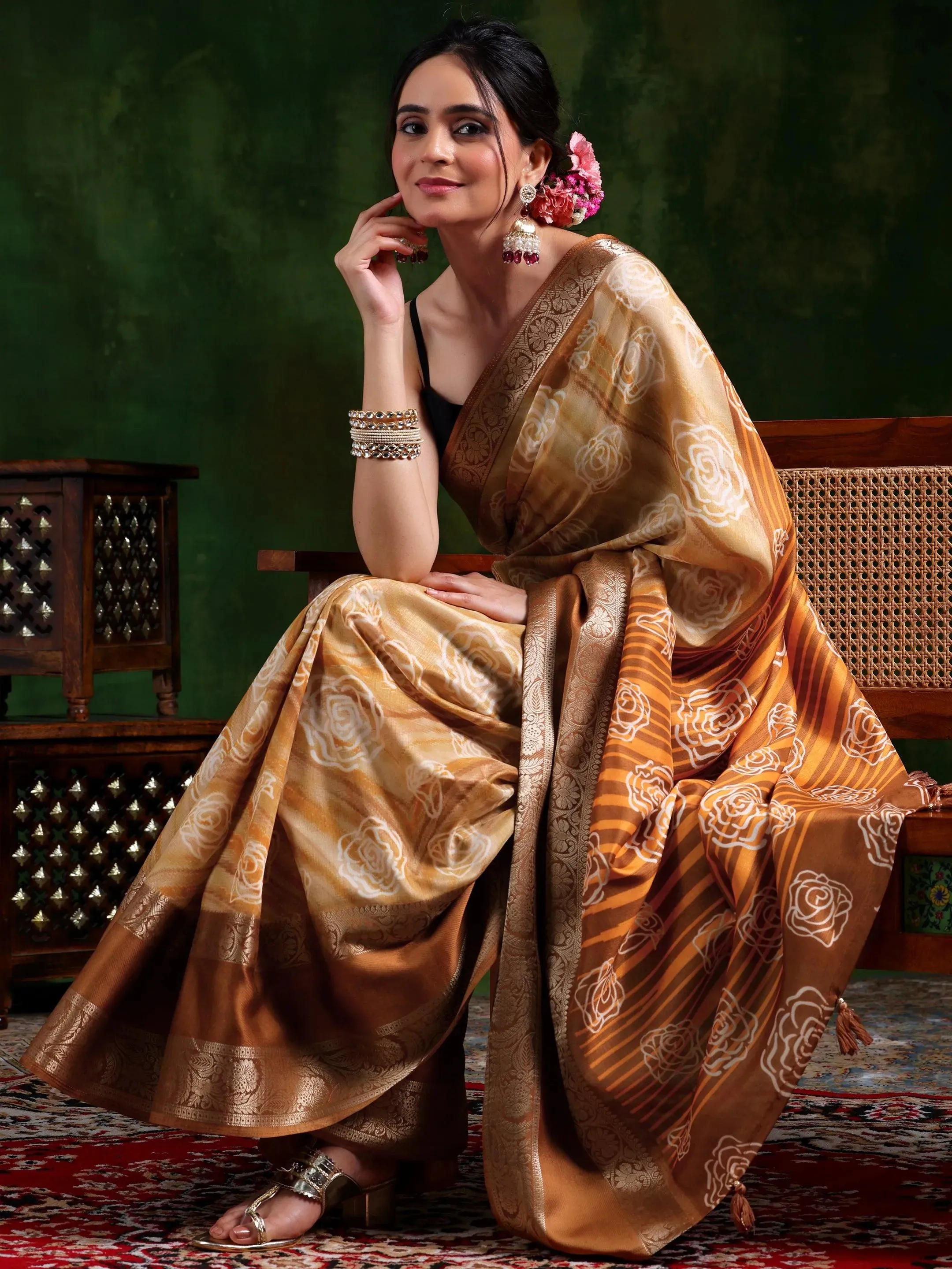 Brown Printed Silk Blend Saree With Unstitched Blouse Piece