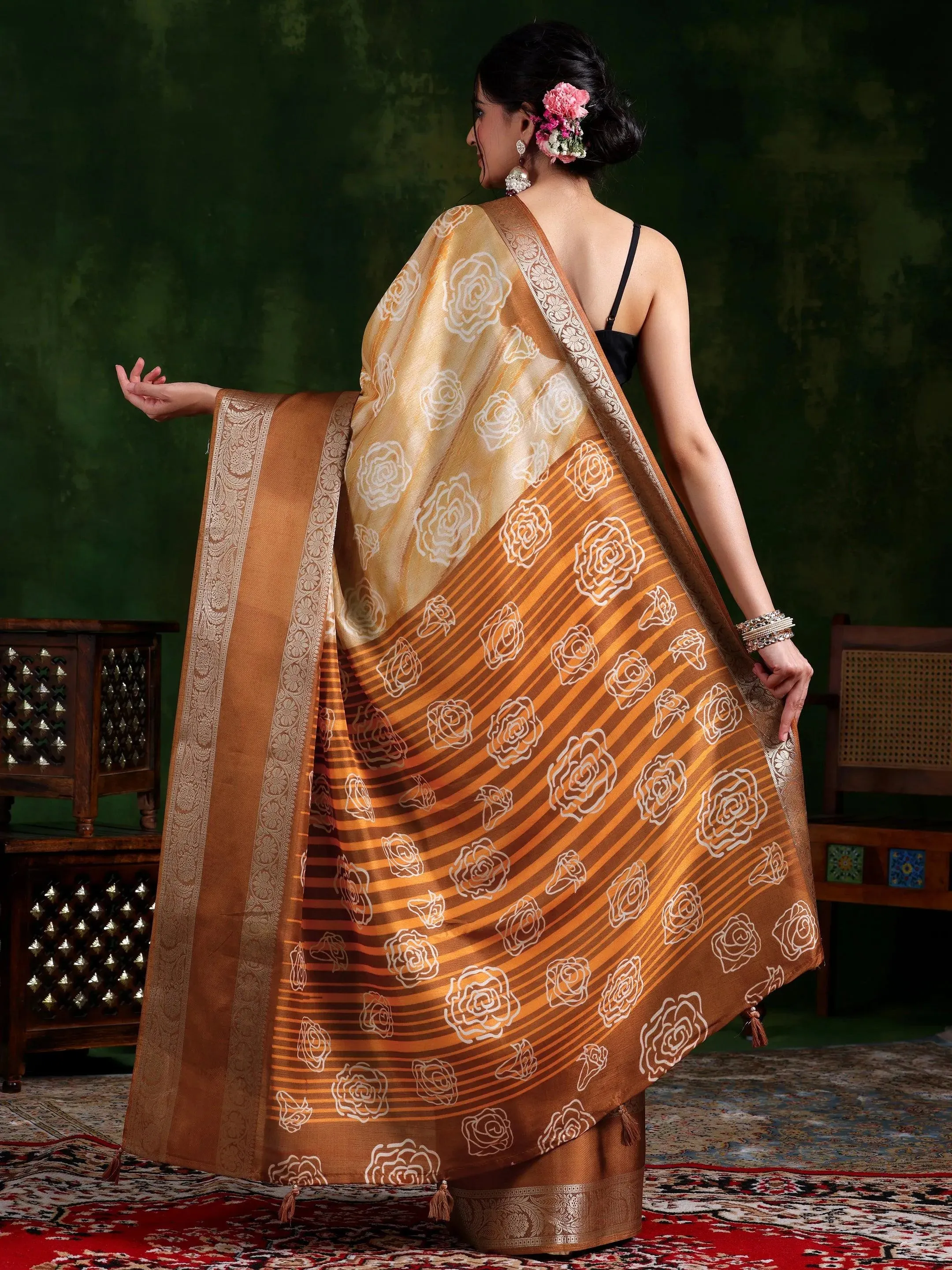 Brown Printed Silk Blend Saree With Unstitched Blouse Piece