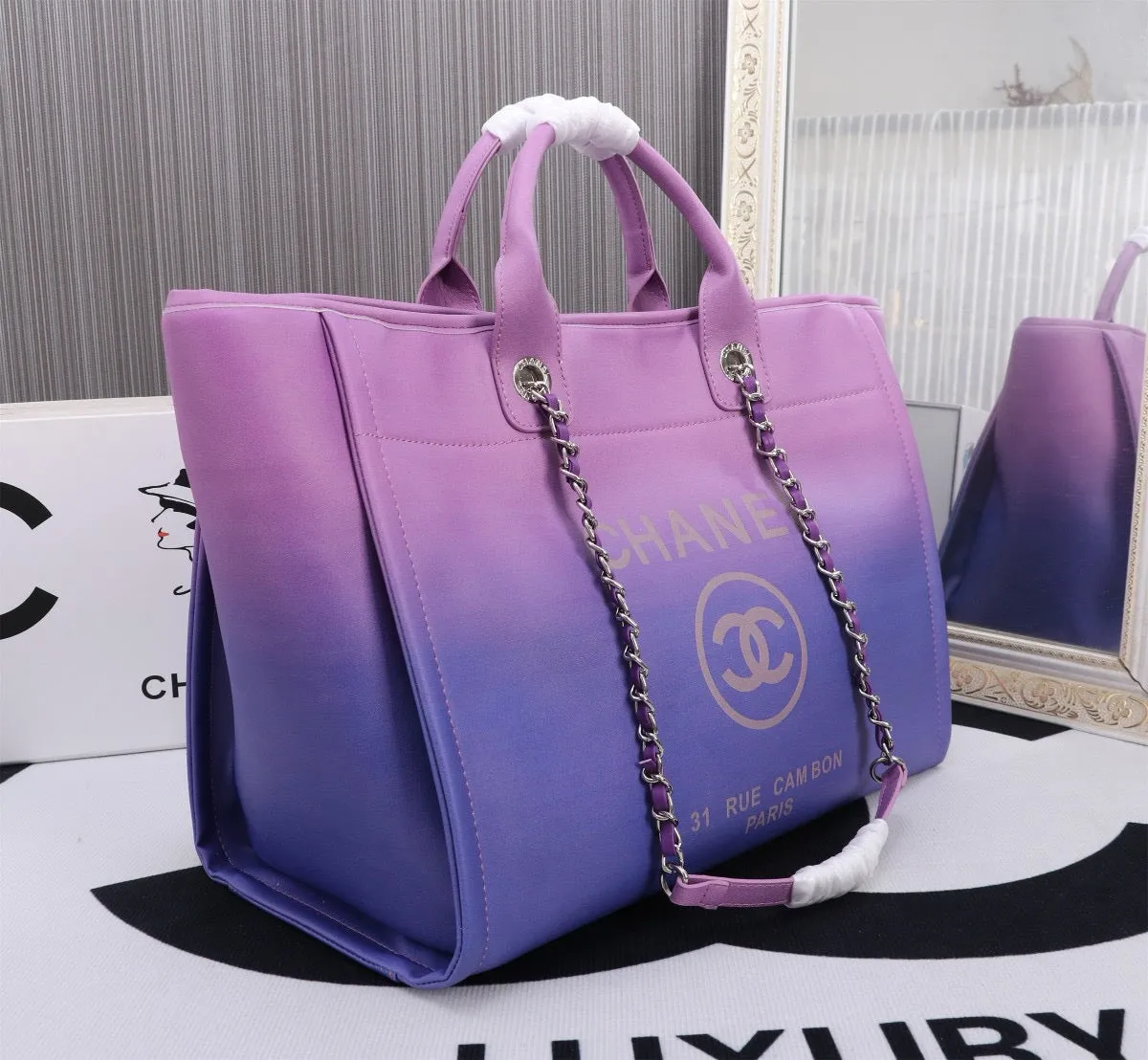 CC919 Shopping Bag / 10.1 × 16 × 6.6 in