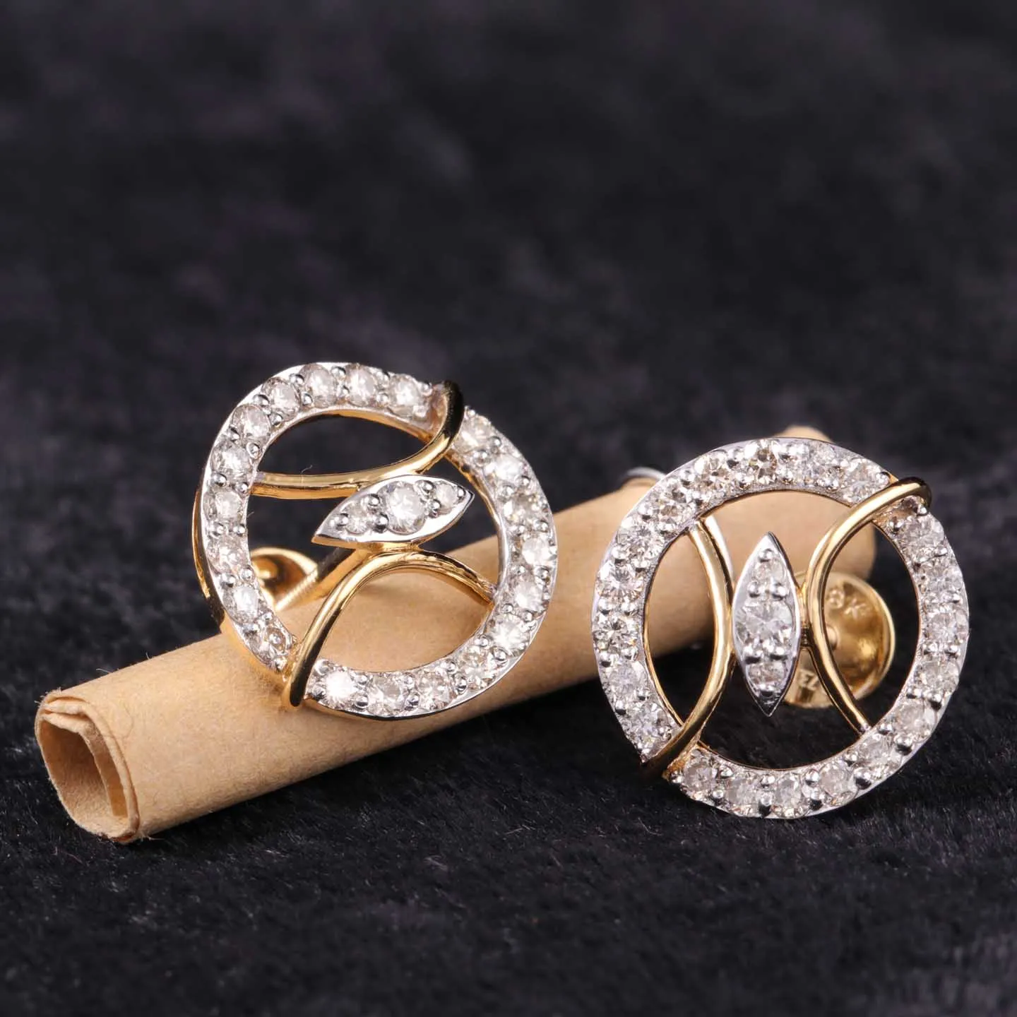 Exquisite Diamond Stud Earring