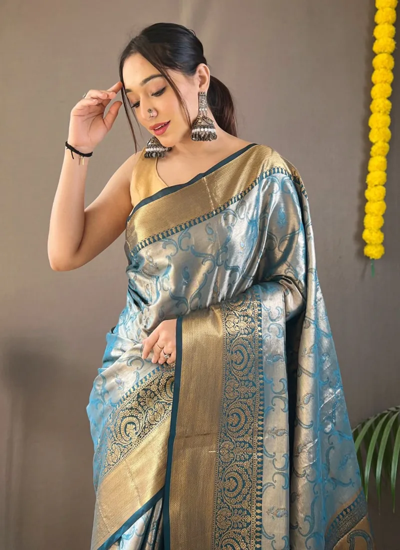 Exquisite Kanchipuram Silk Saree with Intricate Zari Weaving