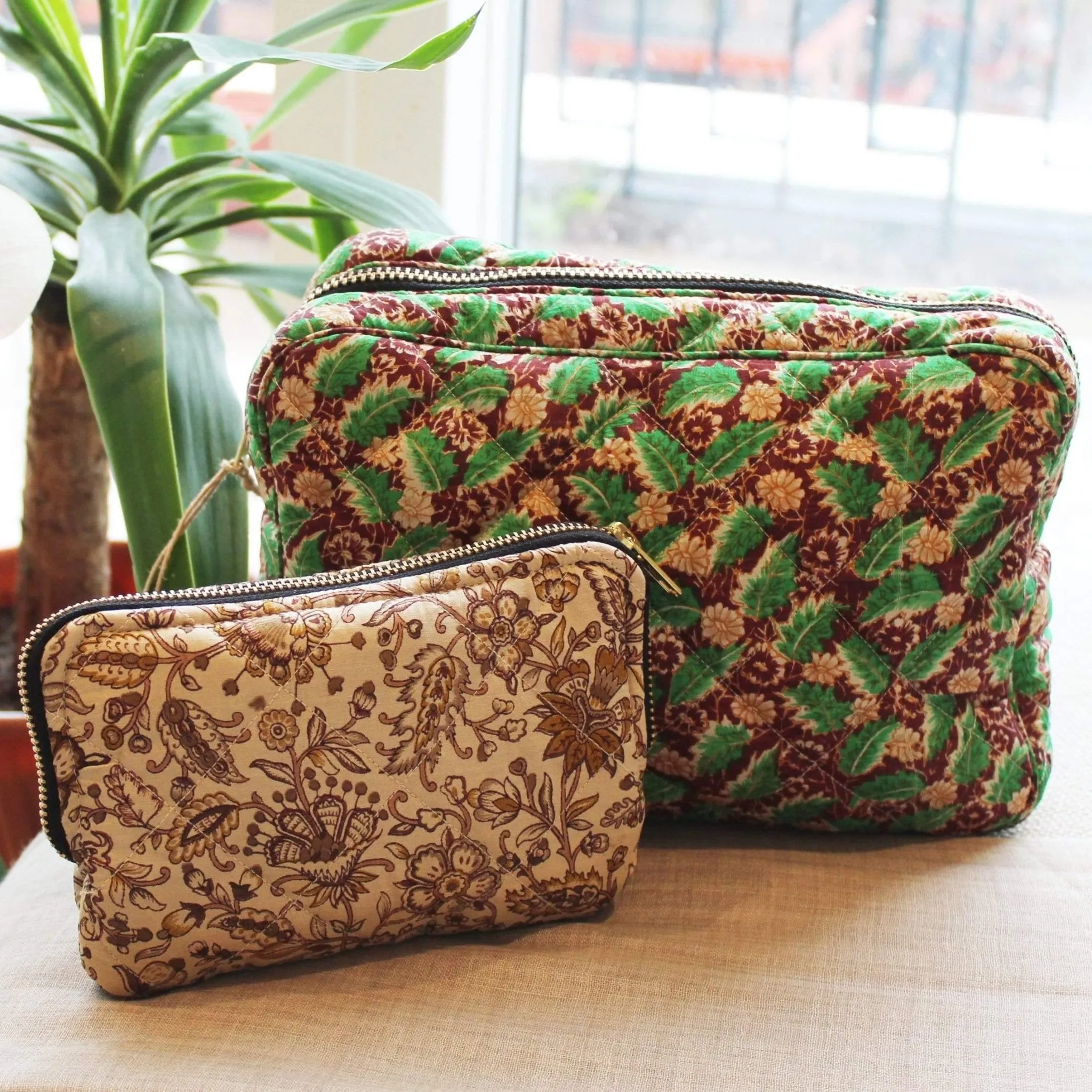 Premium Recycled Silk Make-up Bag   Recycled Silk WashBag (One-Off Print)